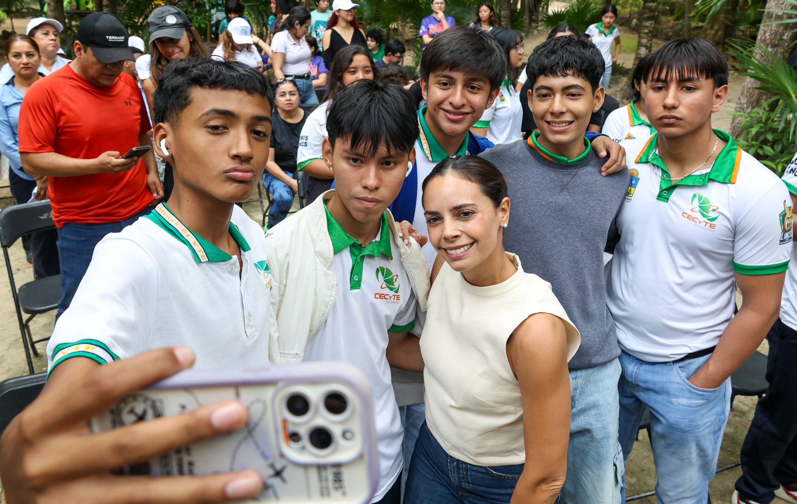 uploads/6/32/01 (2506).Jpeg